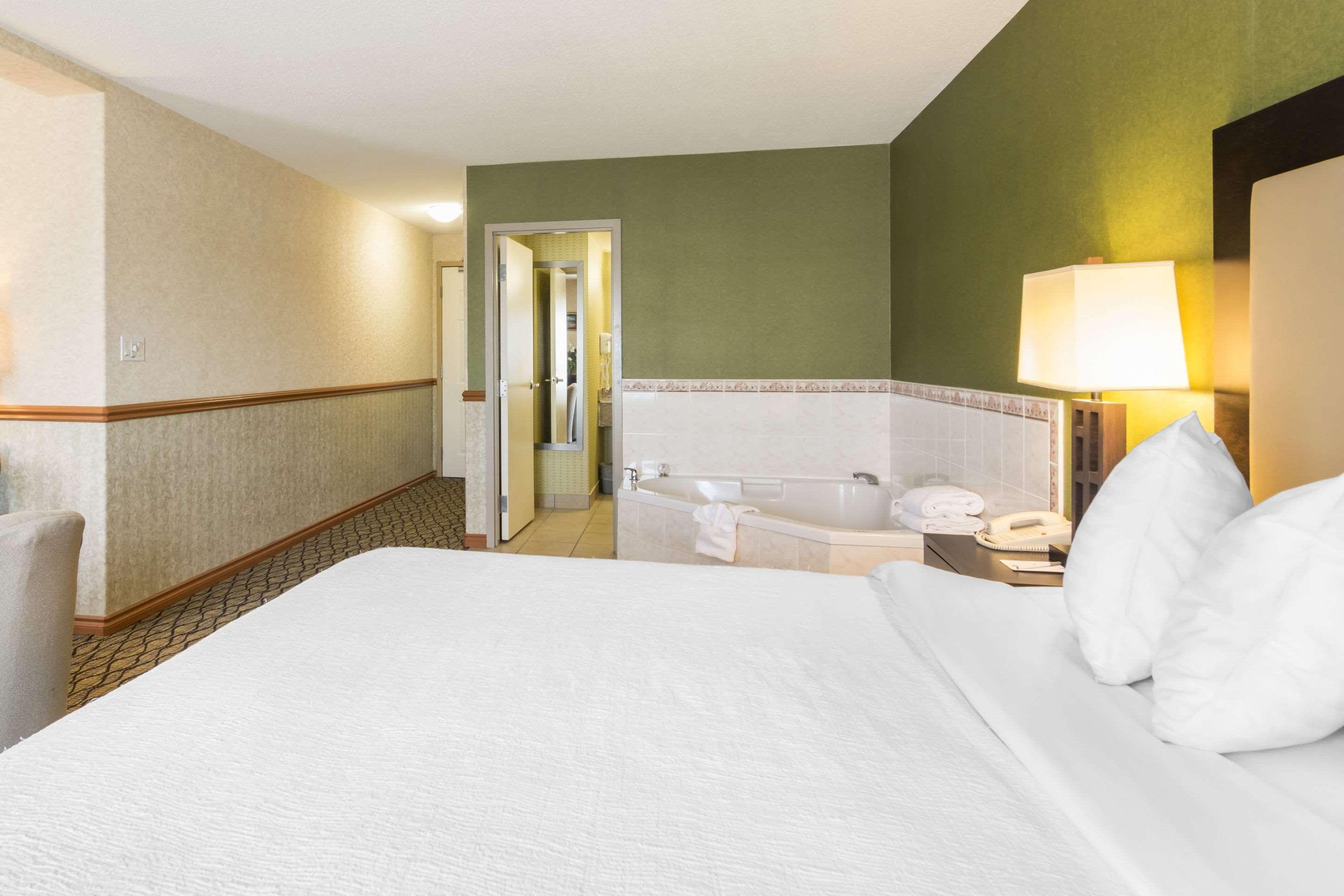 Clarion Hotel & Conference Centre Sherwood Park Dış mekan fotoğraf