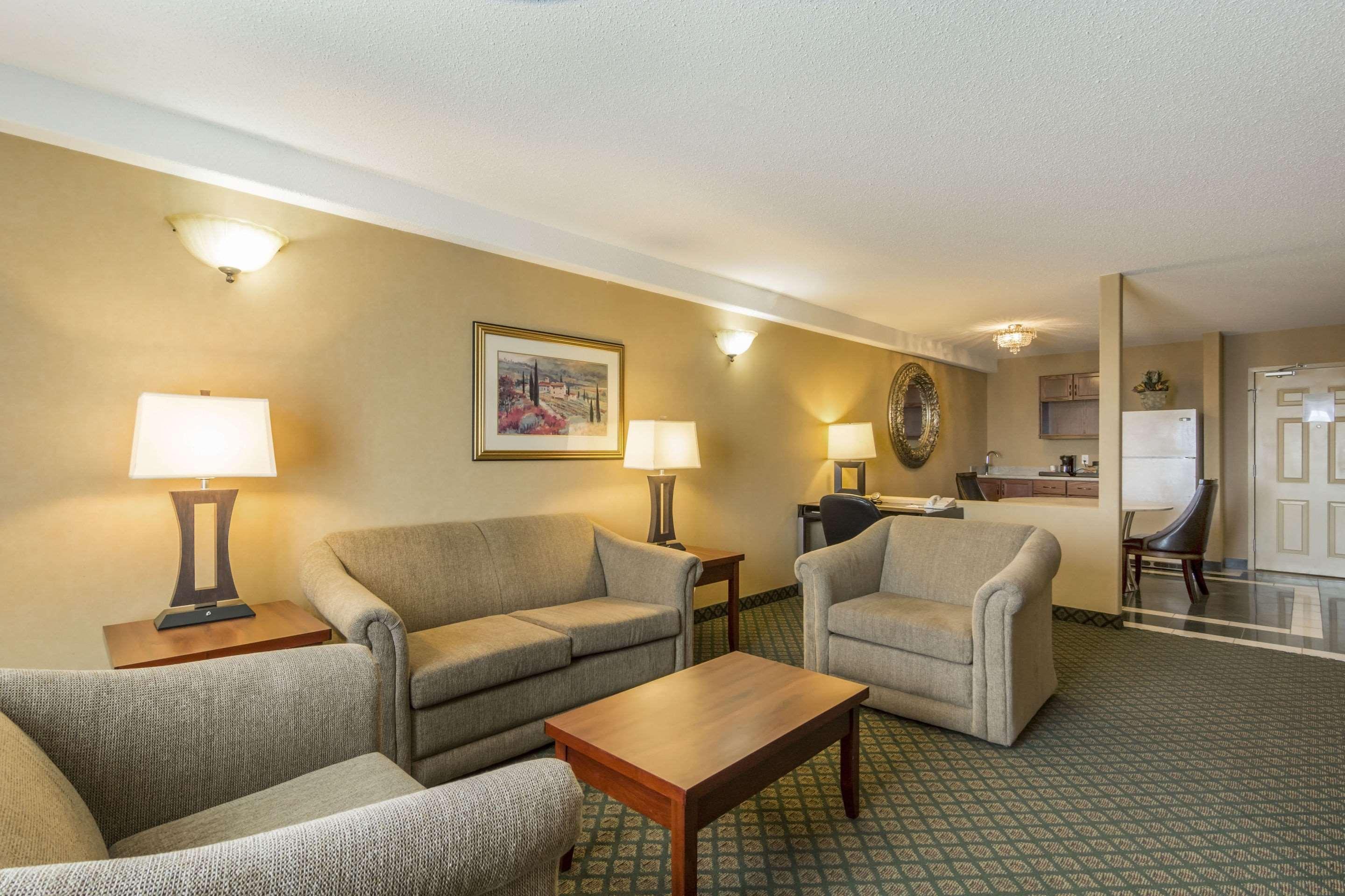 Clarion Hotel & Conference Centre Sherwood Park Dış mekan fotoğraf