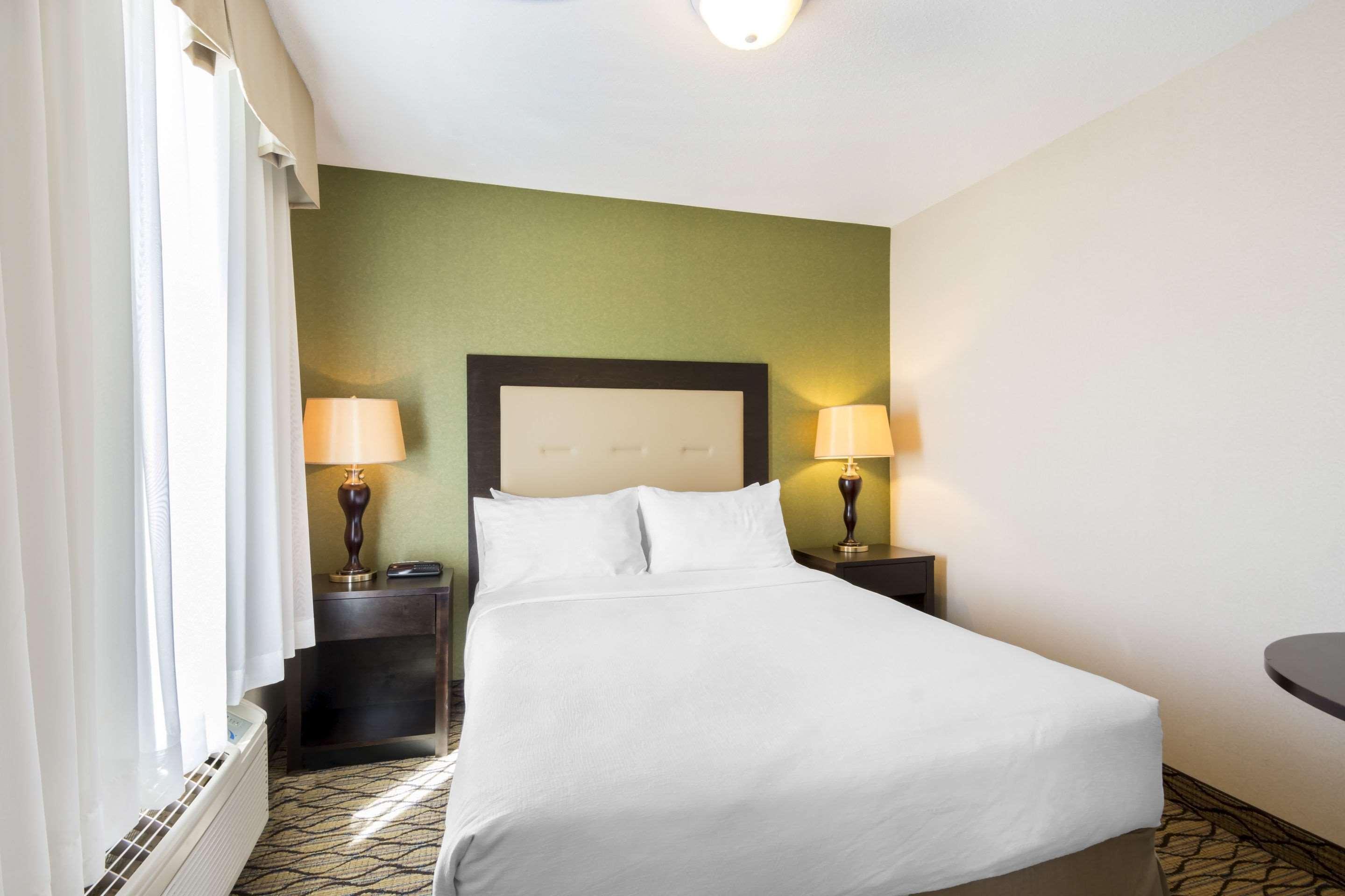 Clarion Hotel & Conference Centre Sherwood Park Dış mekan fotoğraf