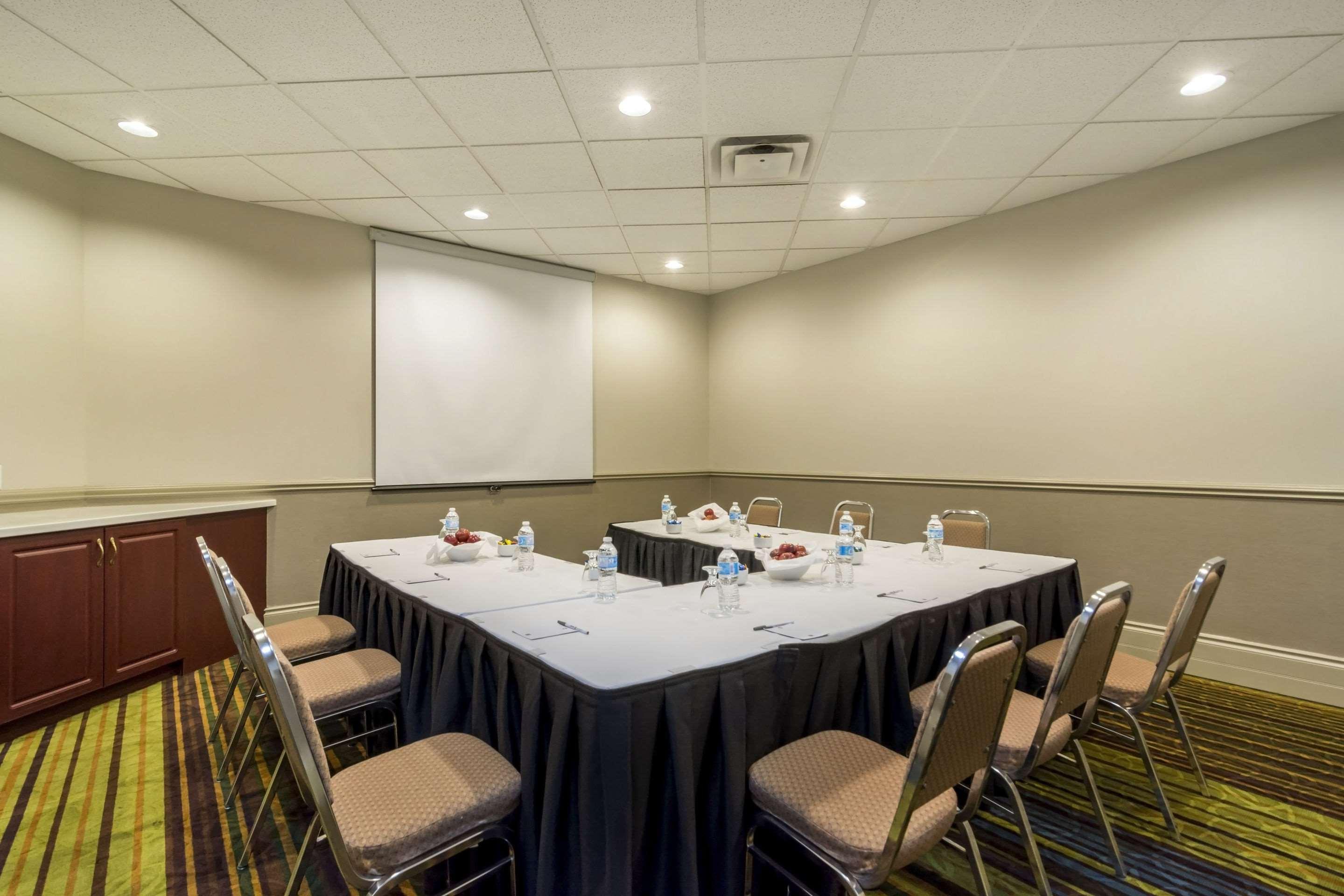 Clarion Hotel & Conference Centre Sherwood Park Dış mekan fotoğraf