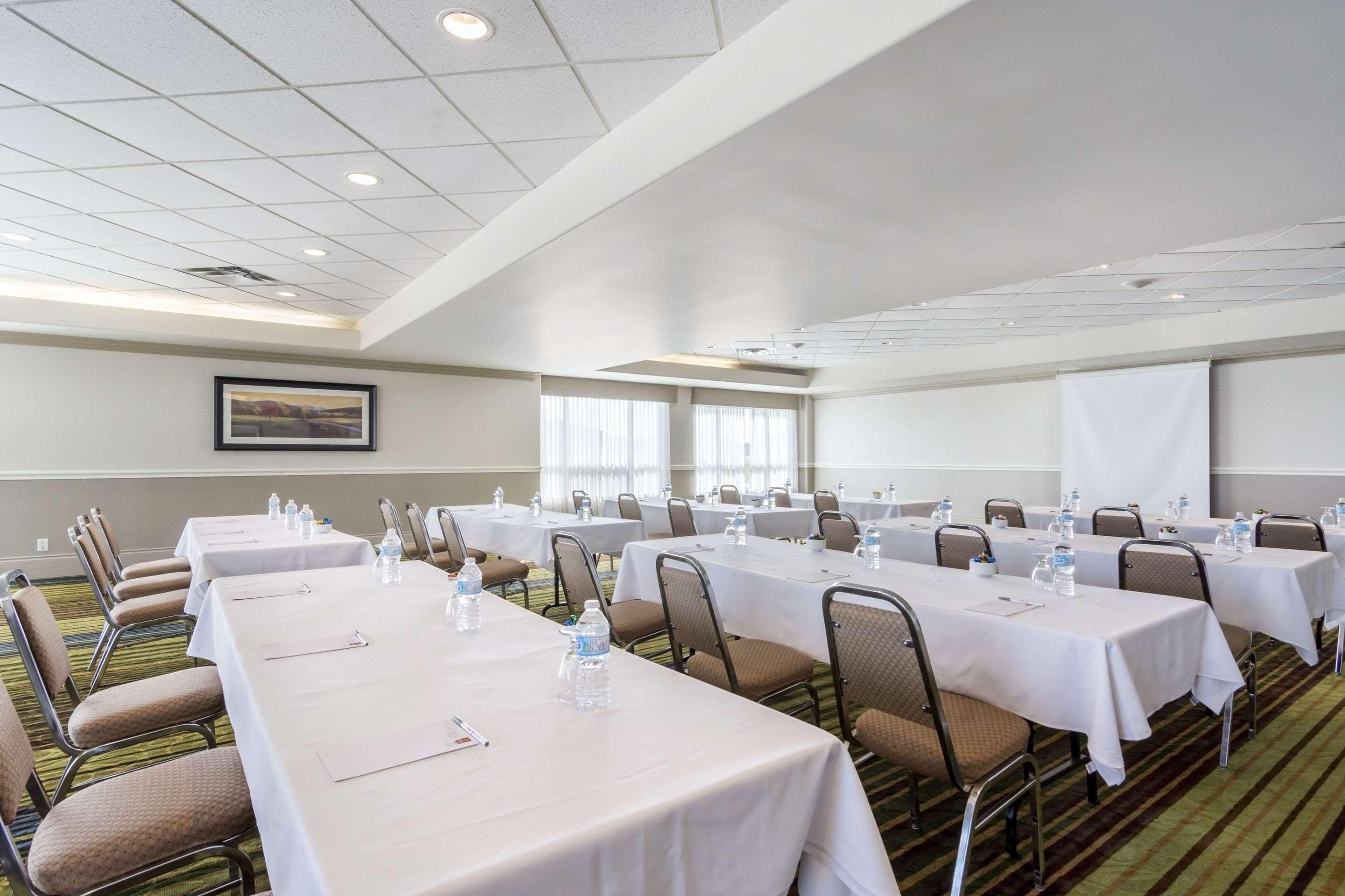 Clarion Hotel & Conference Centre Sherwood Park Dış mekan fotoğraf